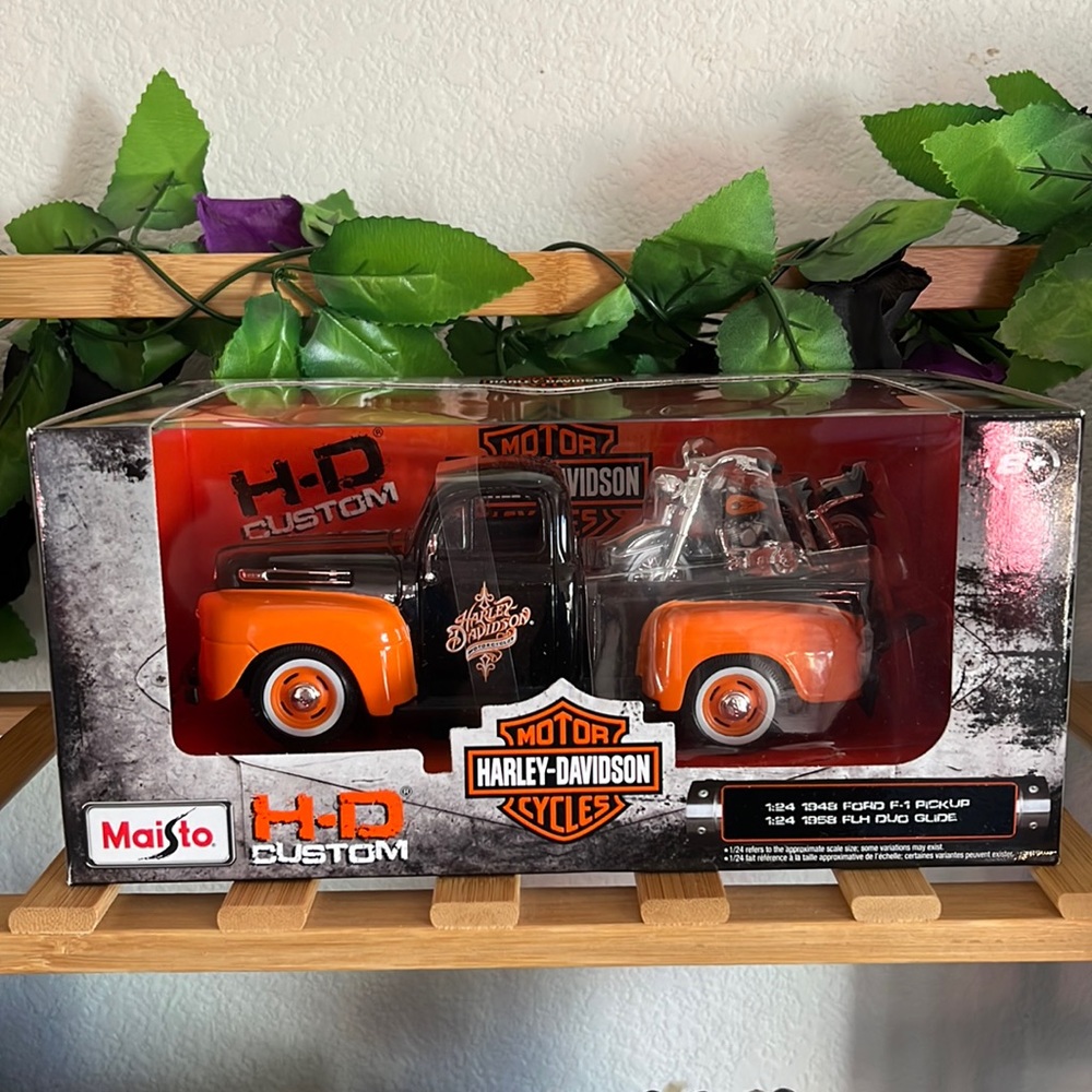 Harley Davison 1948 Ford F-1 Pickup